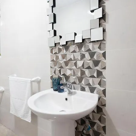 منزل للإقامة F3 2, Private Two Single Beds Shared Bathroom