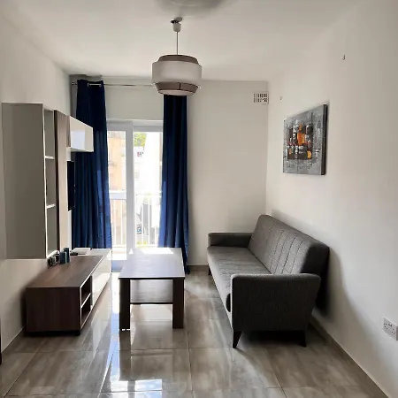 منزل للإقامة F3 2, Private Two Single Beds Shared Bathroom