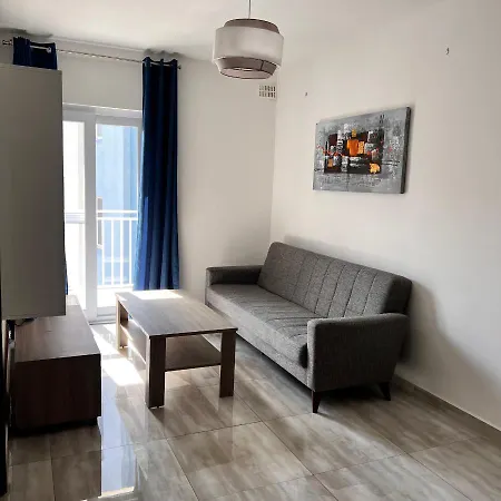 F3 2, Private Two Single Beds Shared Bathroom منزل للإقامة مسيدا