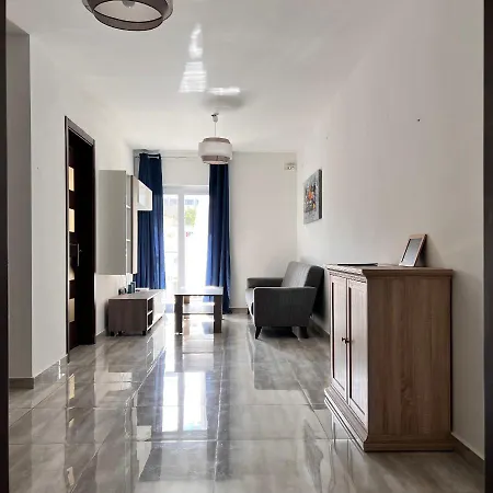 Homestay F3 2, Private Two Single Beds Shared Bathroom Msida