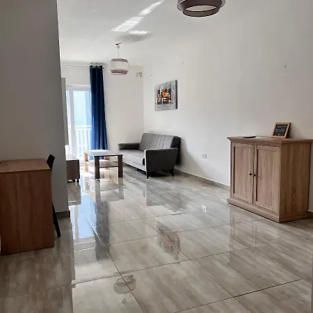 منزل للإقامة F3 2, Private Two Single Beds Shared Bathroom *