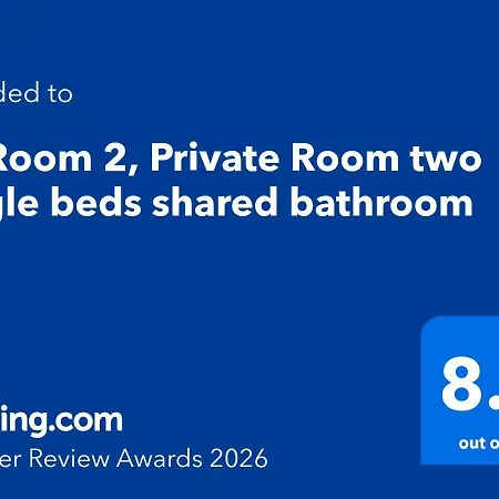 Accommodatie bij particulieren F3 2, Private Two Single Beds Shared Bathroom Msida