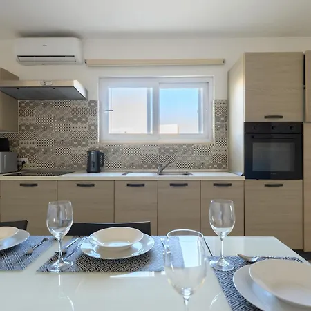 홈스테이 F3 2, Private Two Single Beds Shared Bathroom *