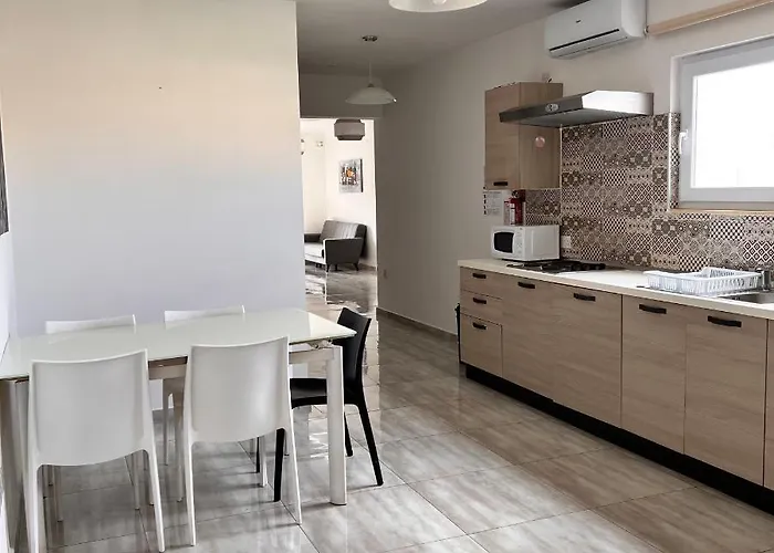 F3 2, Private Two Single Beds Shared Bathroom Accommodatie bij particulieren *